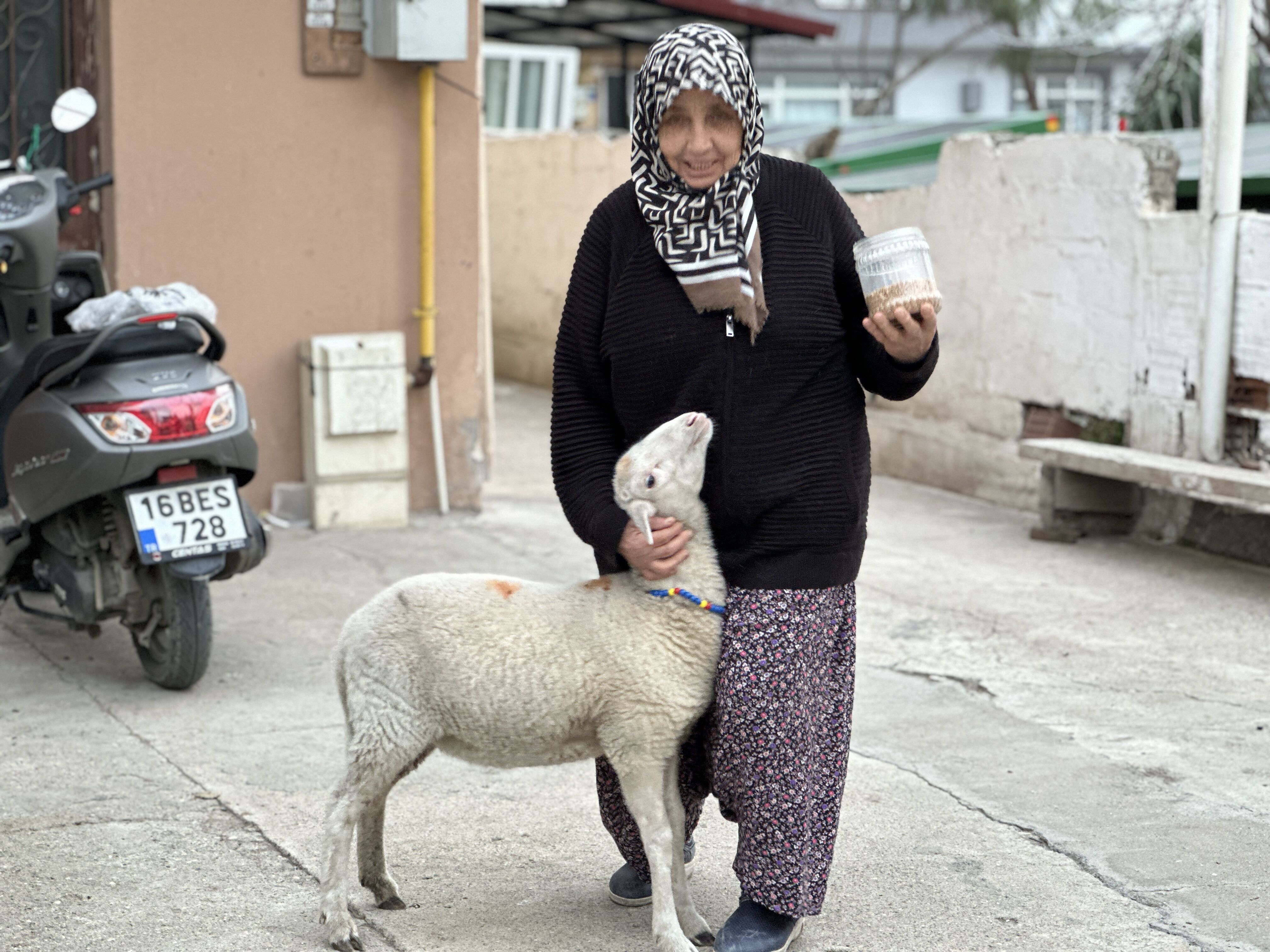Pide kuyruğunun en sevimli bekleyeni: Çorap