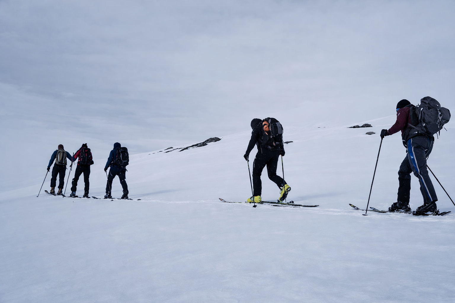 Avrupalı 15 dağcı dağ kayağı için Hakkari’de