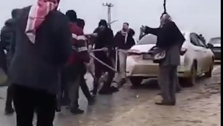 Taş, sopa ve kürekli kavga 7 yaralı