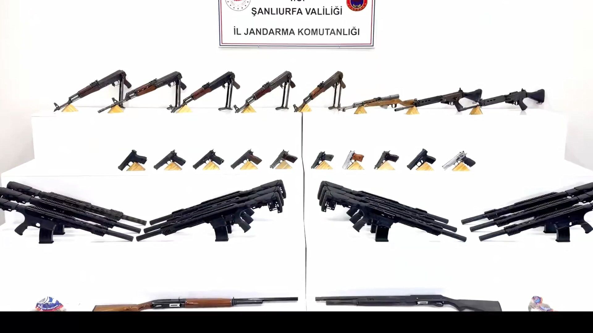 S A N L I U R F A’ D A V O L K A N I K B A Z A L T T A S L A R I N I N 1186228 352437