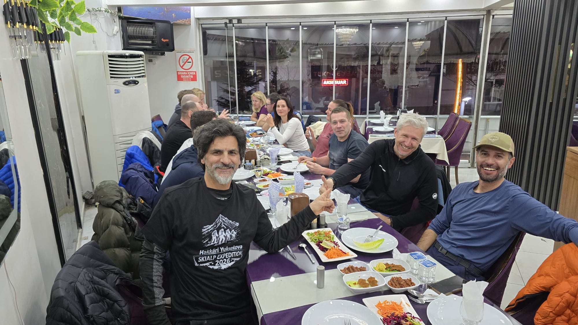 Avrupalı 15 dağcı dağ kayağı için Hakkari’de