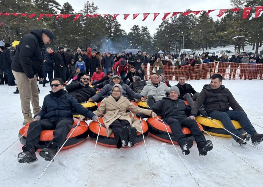 Y A Y L A D A K I S F E S T I V A L I E K S K A V A T O R L E K A Y A 1144397 339785