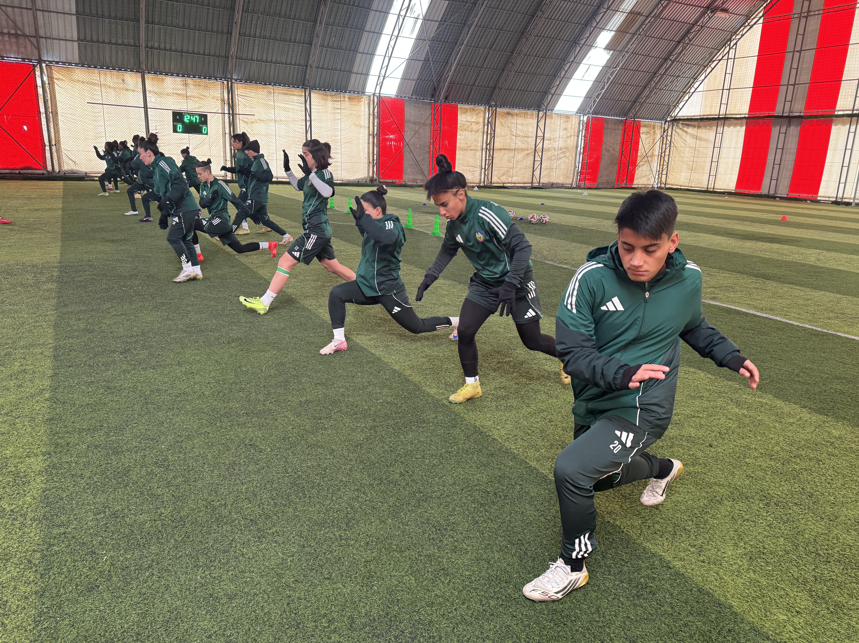 Yüksekovaspor Kadın Futbol Takımı2