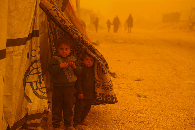 Gazze’de kum fırtınası hayatı zorlaştırdı