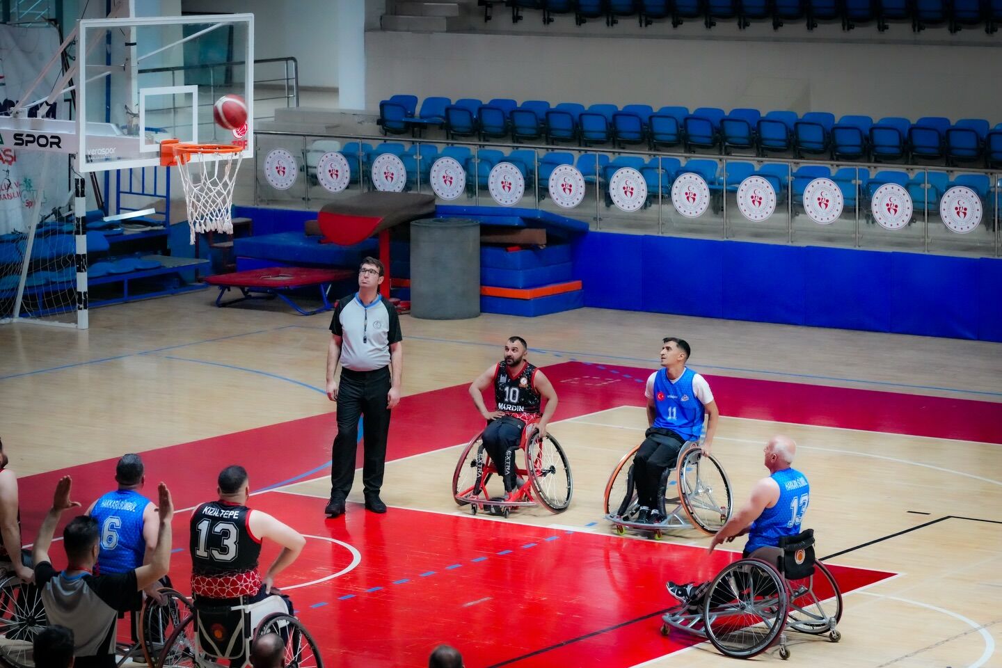 Vali Taşyapan'dan engelli sporculara destek