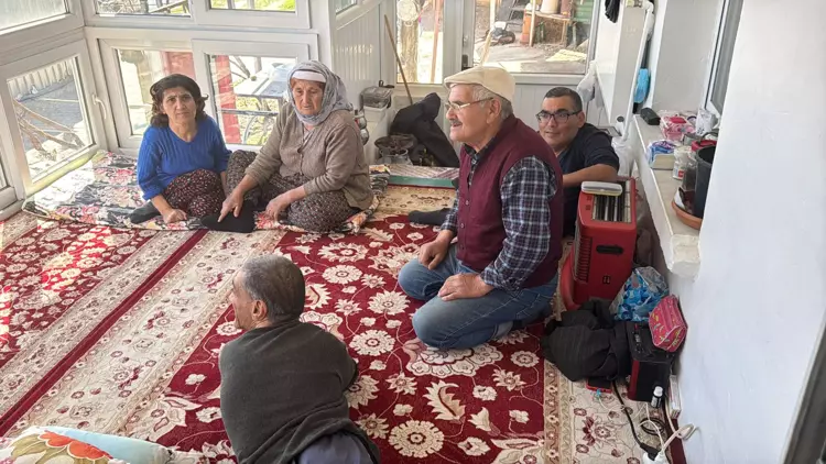 69B52B8D6A554F24E6885A19