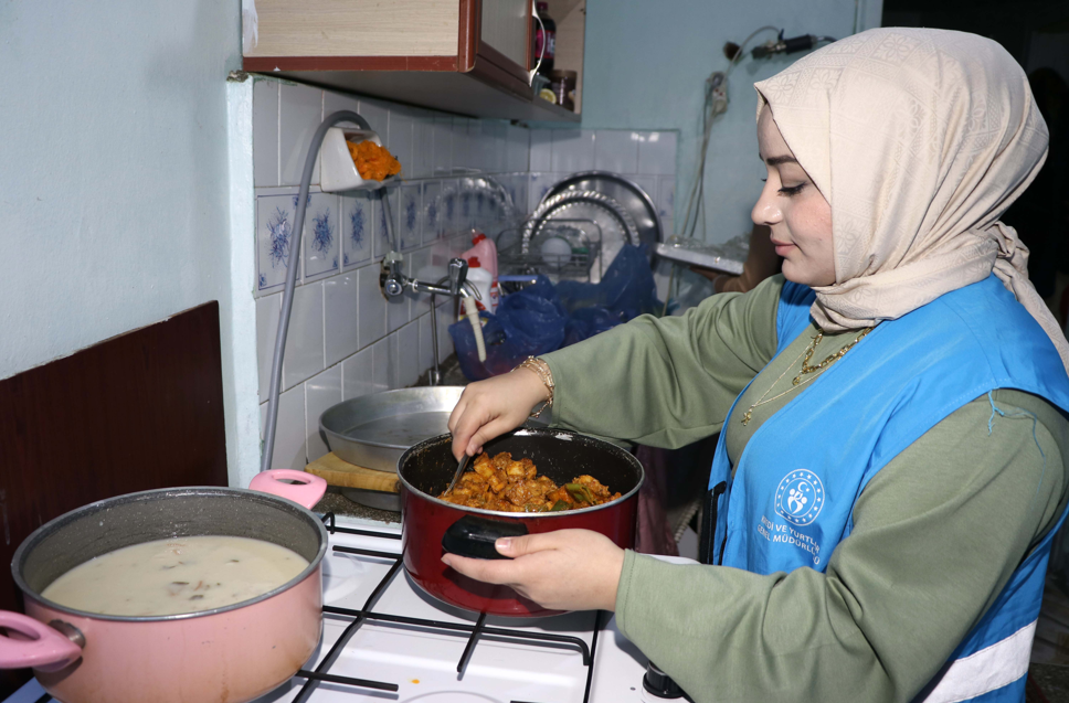 Üniversitelilerden gönül sofrası