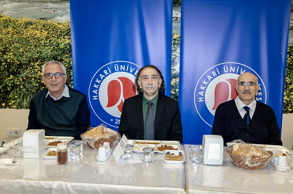 Rektör Gençcelep akademisyenlerle iftarda buluştu