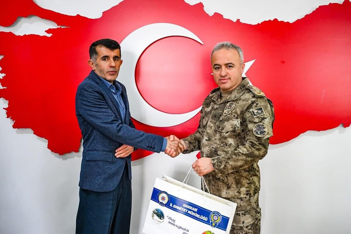 Hakkari’de şehit uakınlarına bayram ziyareti