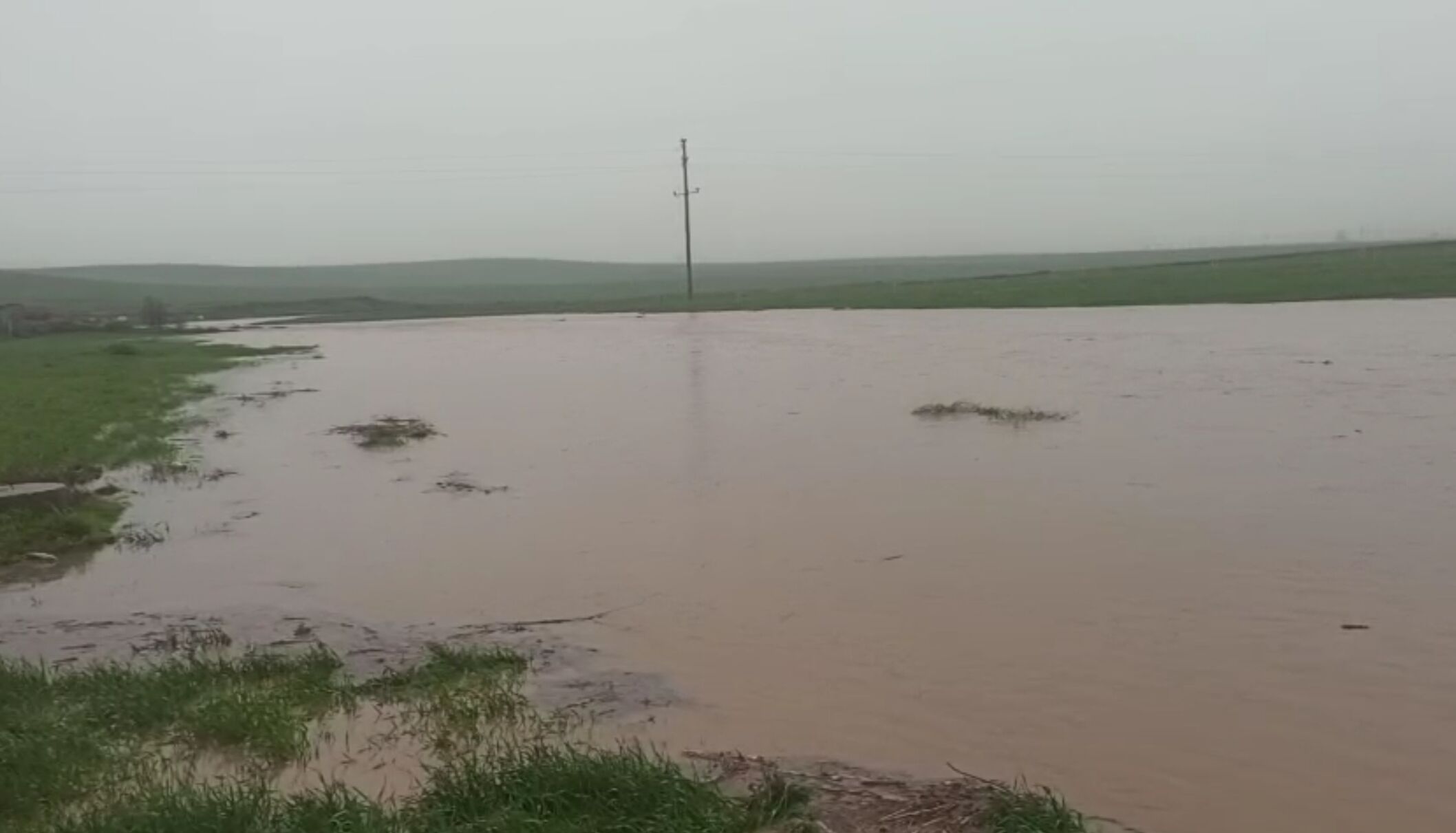 Dereler taştı, evler ile tarım arazilerini su bastı