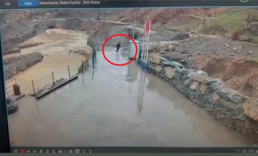 S I R N A K’ T A S E L D E N K A C I S K A M E R A D A 1214975 361283