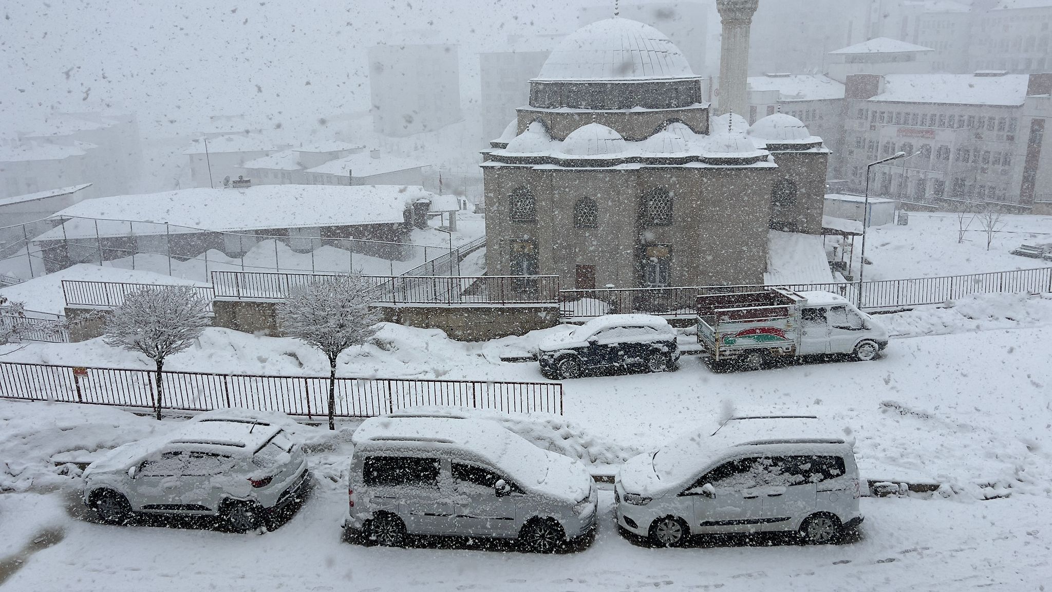 Y U K S E K O V A D A K A R Y A G I S I E T K I L I O L D U 1224038 363940