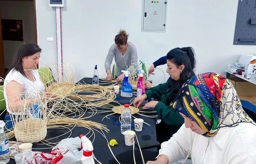 Hakkari'de 16 kadın 'Rattan İşler Atölyesi Eğitimi' aldı