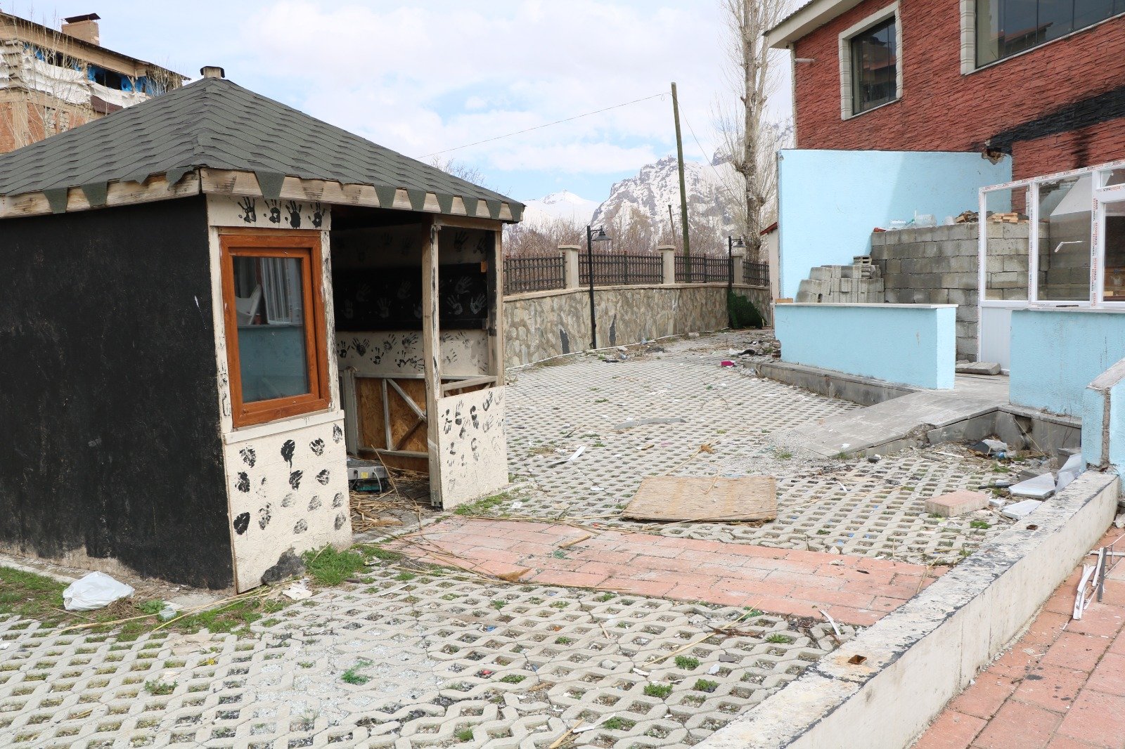 Hakkari’de milyonluk tesis kaderine terk edildi