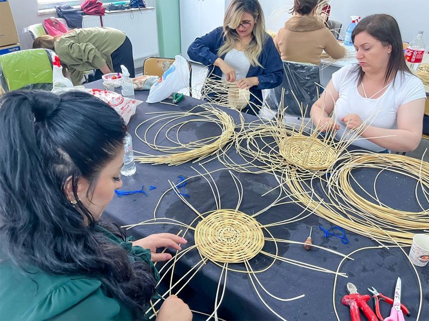 Hakkari'de 16 kadın 'Rattan İşler Atölyesi Eğitimi' aldı