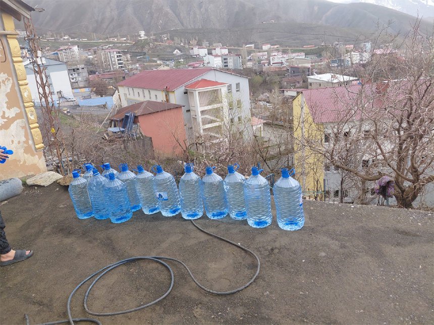 Hakkari'de vatandaşlar doğal kaynaklara yöneldi