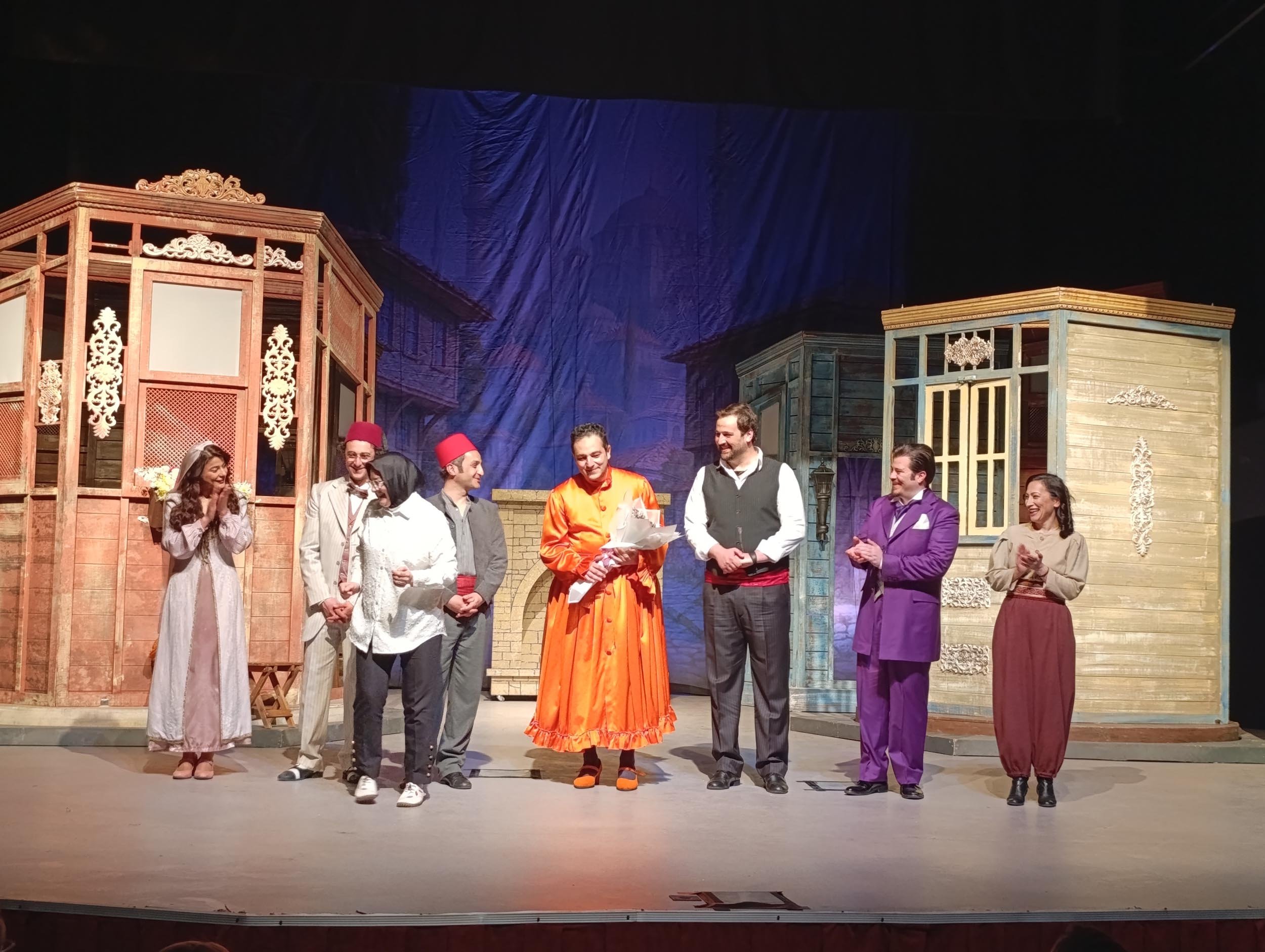 Doğubayazıtlı öğrenciler tiyatro için yola çıktı