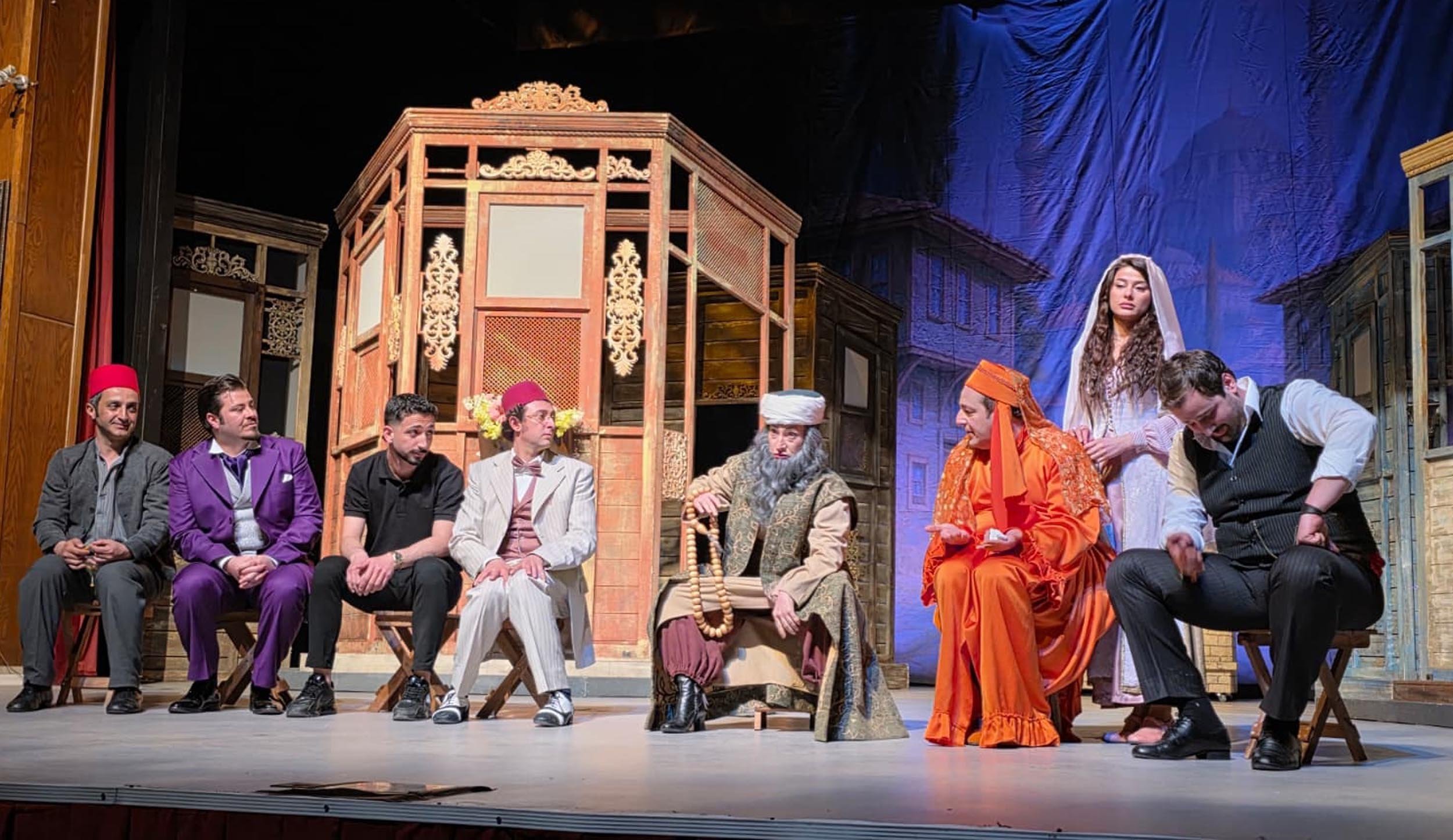 Doğubayazıtlı öğrenciler tiyatro için yola çıktı