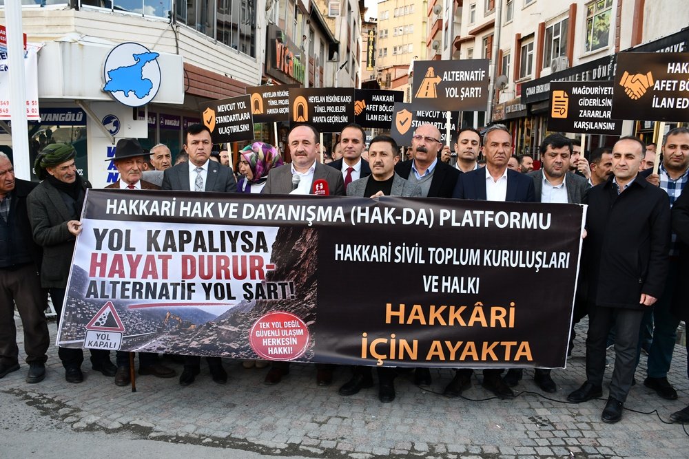 Hakkari'deki STK'lardan Cumhurbaşkanı'na yol çağrısı