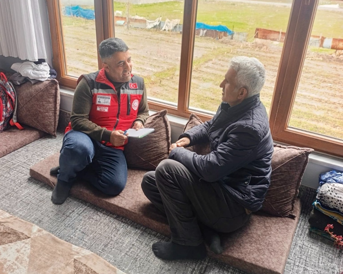 Yüksekova’da şehit ve gazi ailelerine anlamlı ziyaret