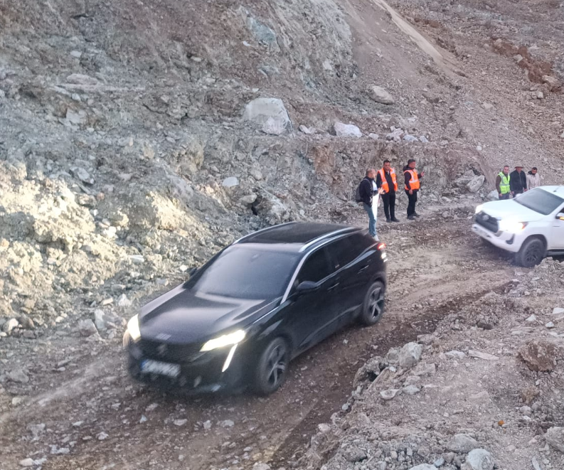 Hakkari Van karayoluna ilk geçiş verildi