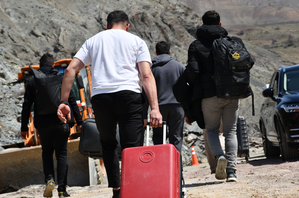 Hakkari'de heyelan mağduriyeti devam ediyor