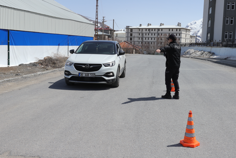 Hakkari'de okul önlerinde güvenlik tedbirleri artırıldı