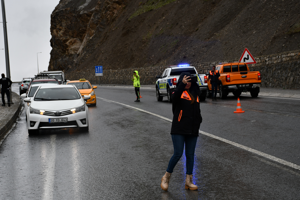 Hakkari Serê Solan mevkiinde heyelan meydana geldi