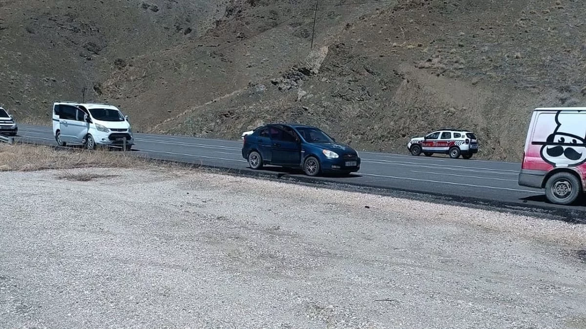 Vanda Bir Otomobil Zernek Barajina Uctu 2