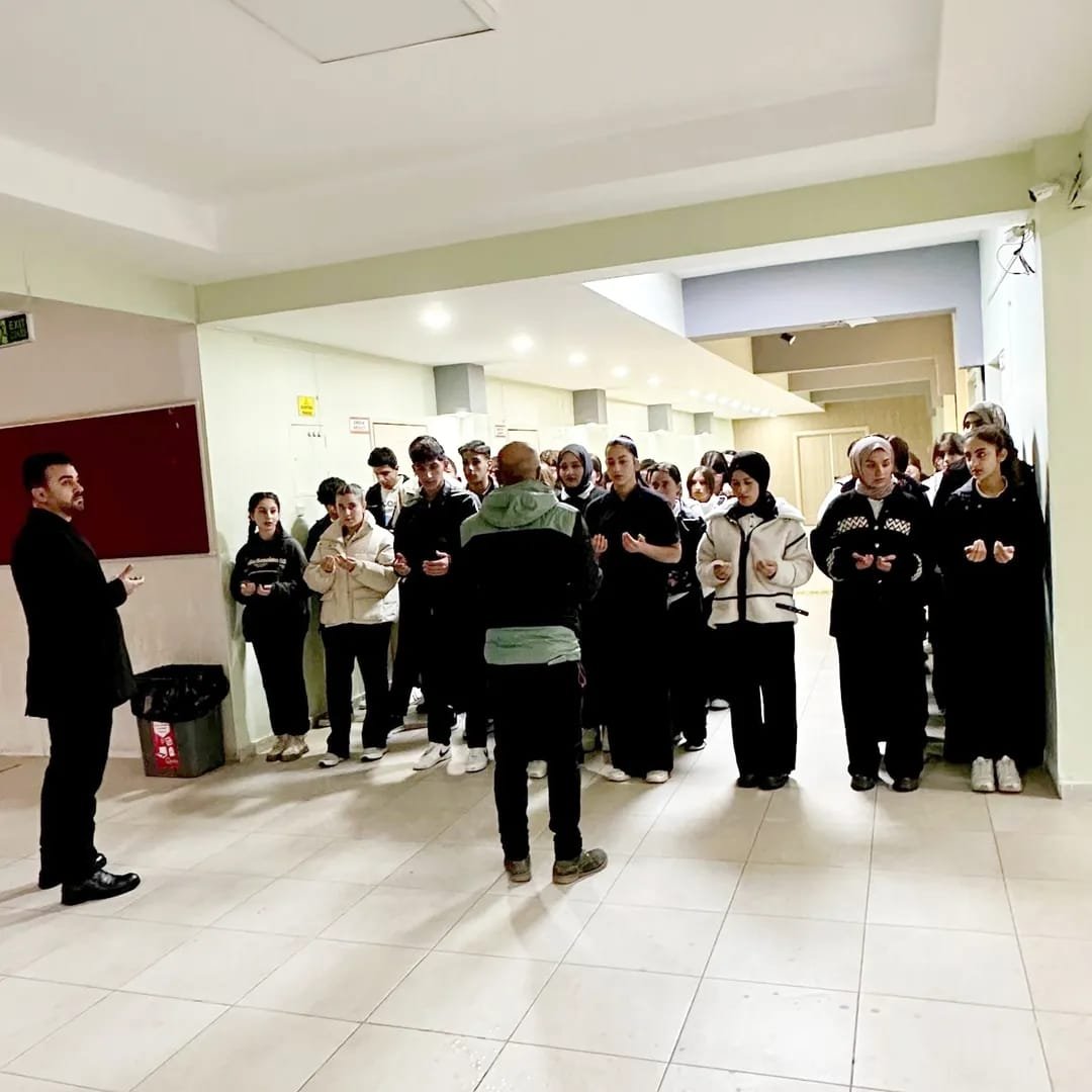 Hakkari İl Milli Eğitim Müdürlüğü’nden duygusal paylaşım