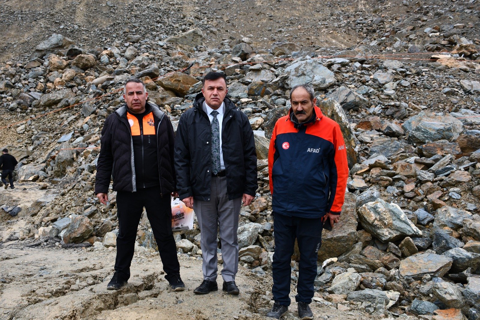 Başkan Arslan'dan heyelanlı yolla ilgili kritik uyarı