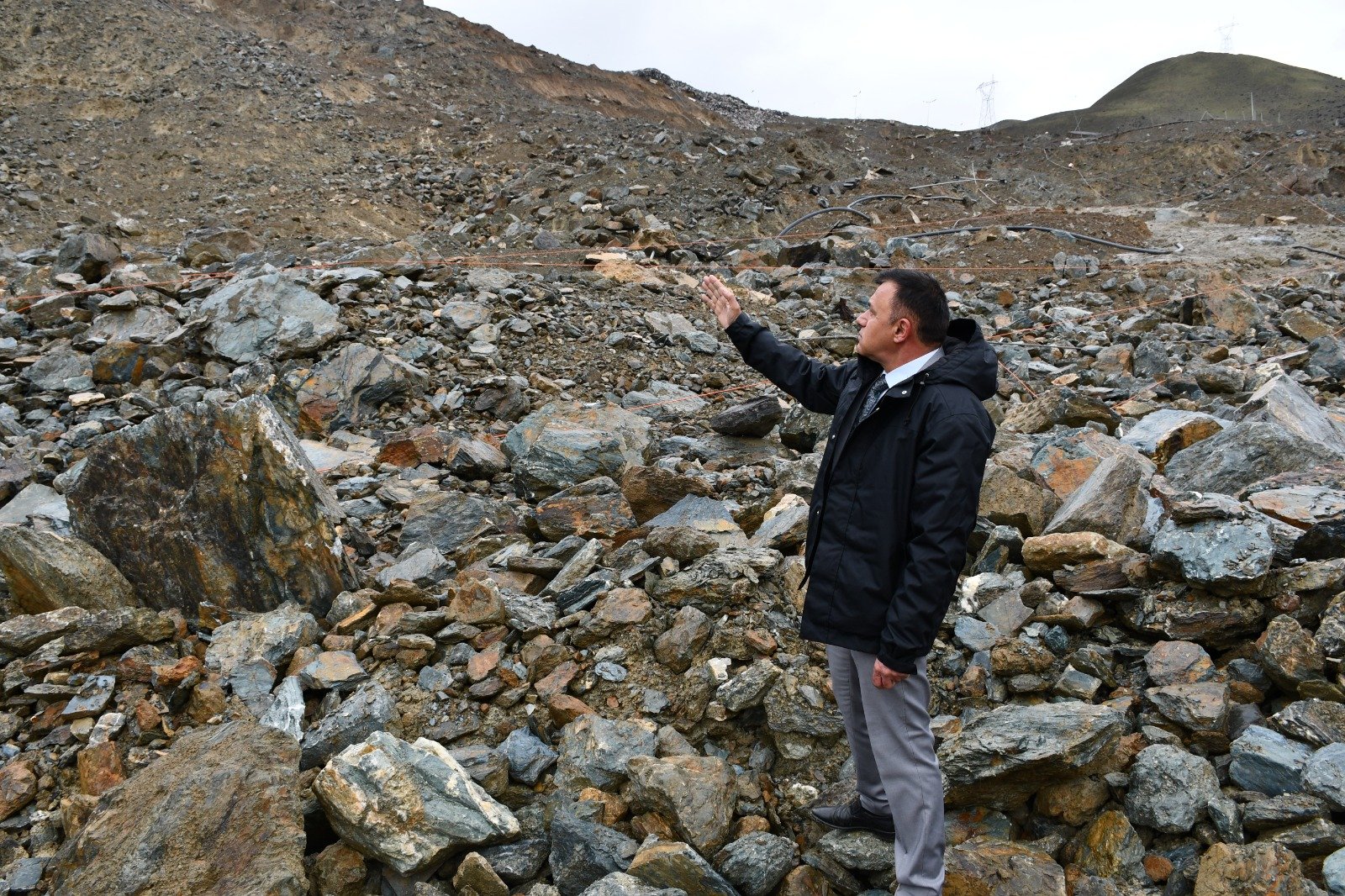 Başkan Arslan'dan heyelanlı yolla ilgili kritik uyarı