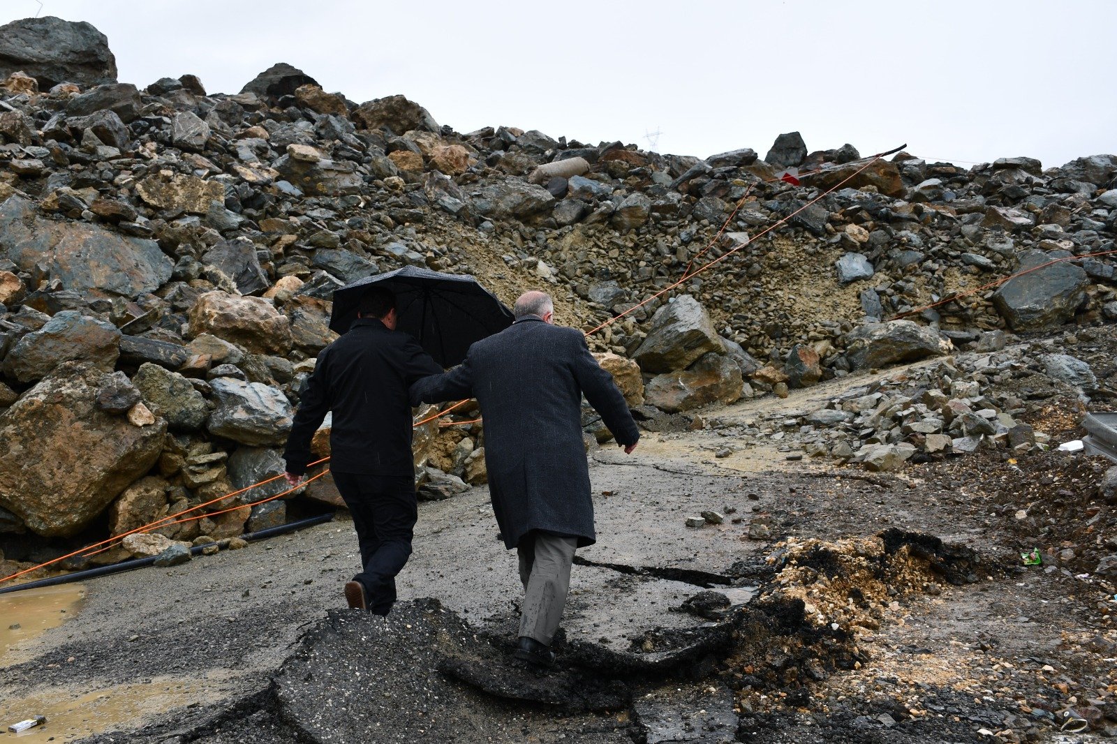 Başkan Arslan'dan heyelanlı yolla ilgili kritik uyarı
