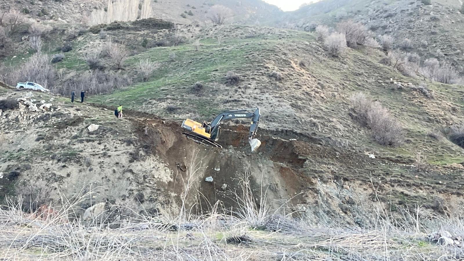 Hakkari'de alternatif yol çalışmaları devam ediyor