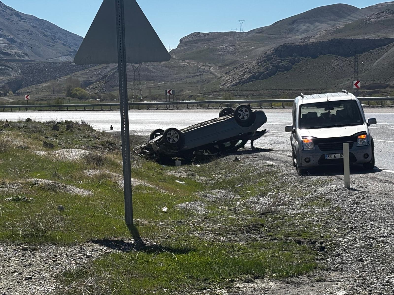 Hakkari-Van yolunda trafik kazası: yaralılar var
