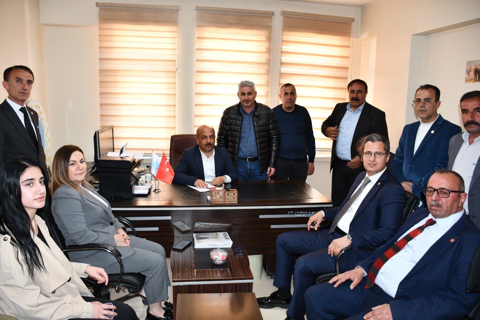  CHP’li Yücel Hakkari’de STK’ları ziyaret etti
