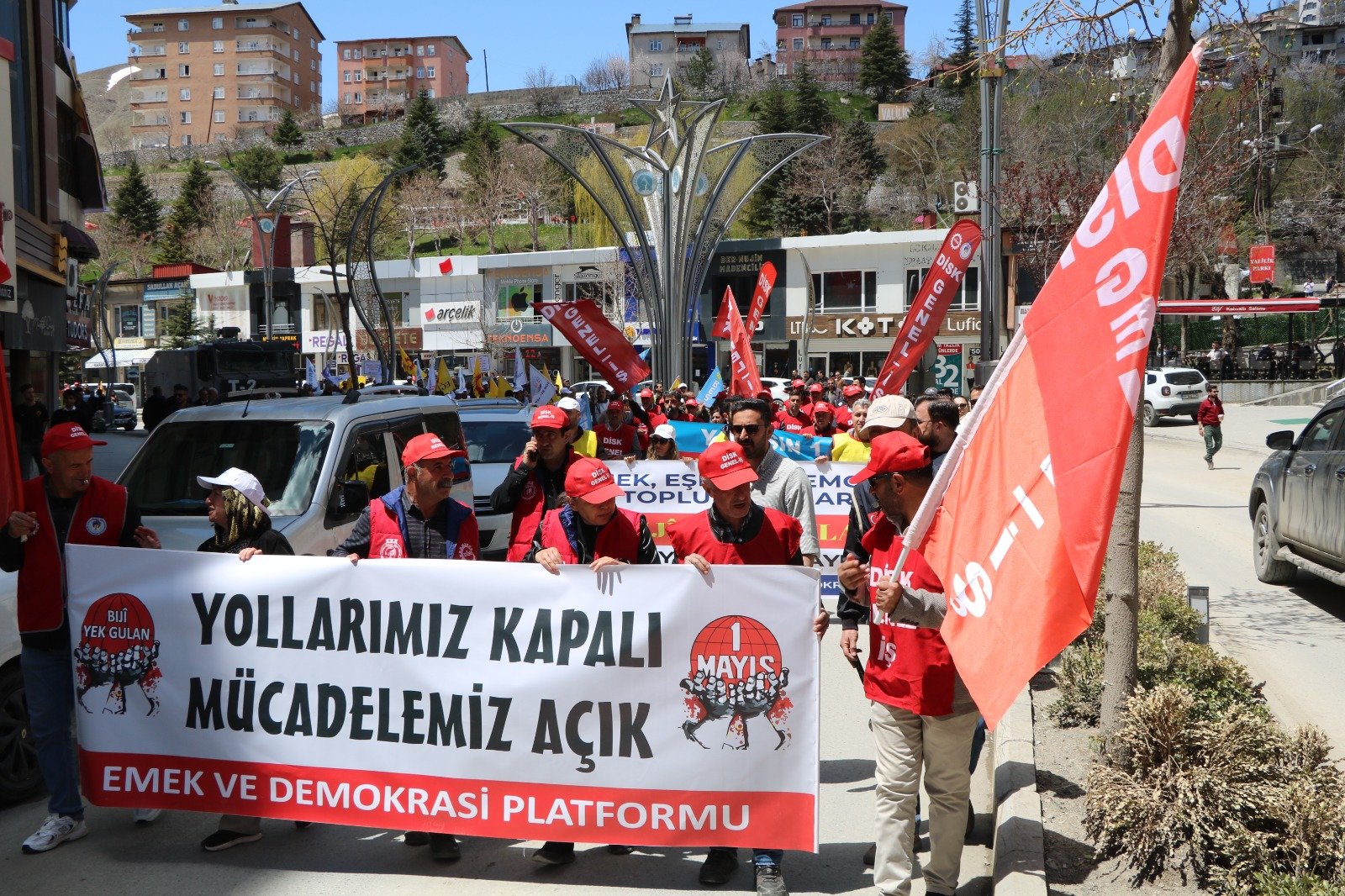 Hakkari’de 1 Mayıs’ta emek ve demokrasi talepleri yükseldi