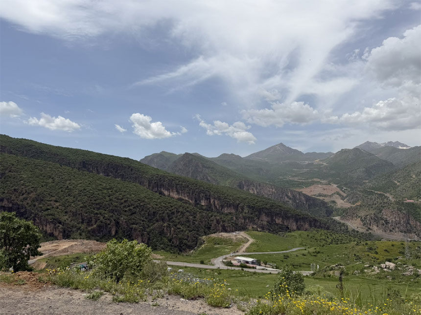 Manisalı Yazar Hakkari'deki değişimi kaleme aldı