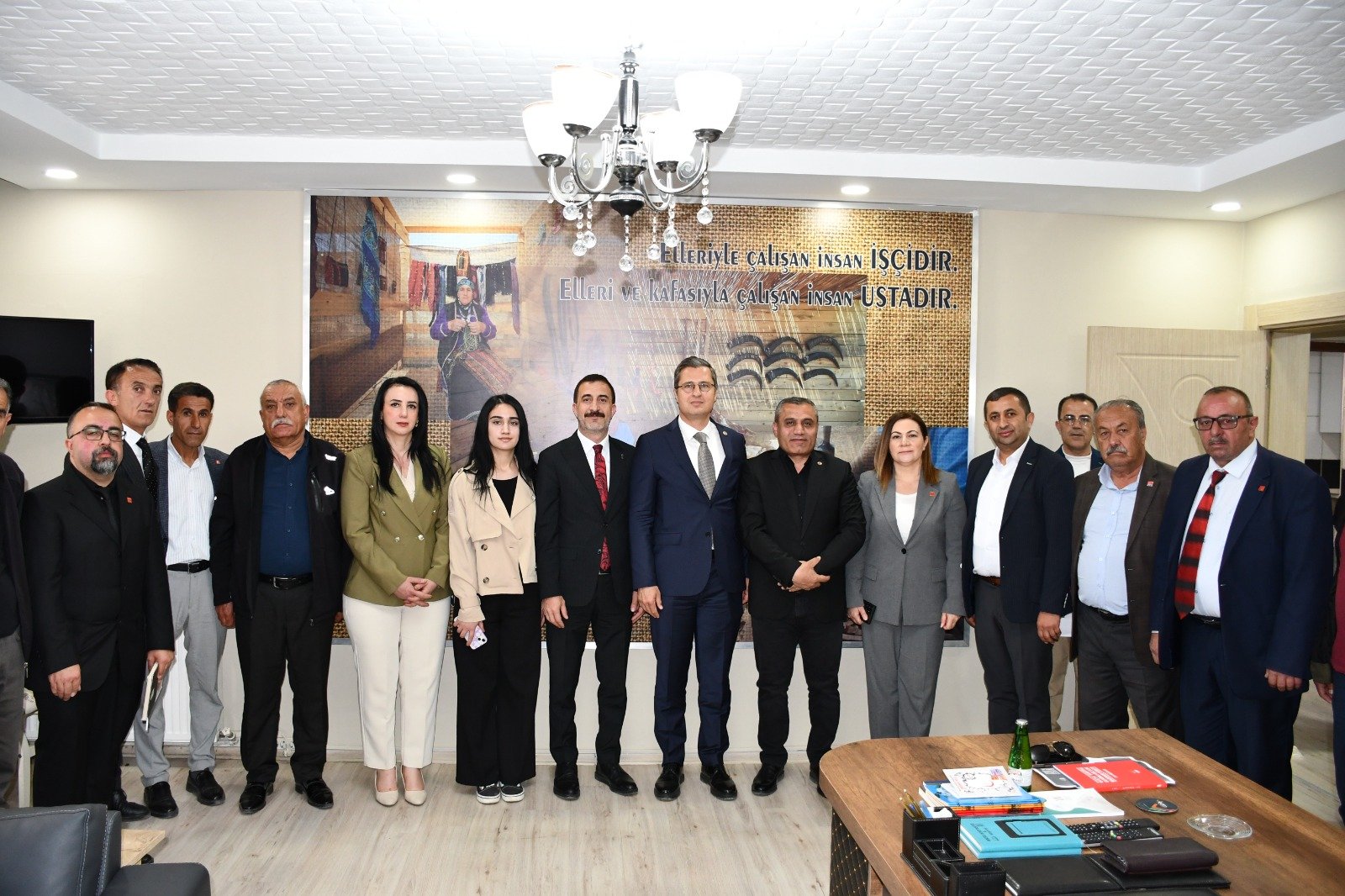  CHP’li Yücel Hakkari’de STK’ları ziyaret etti