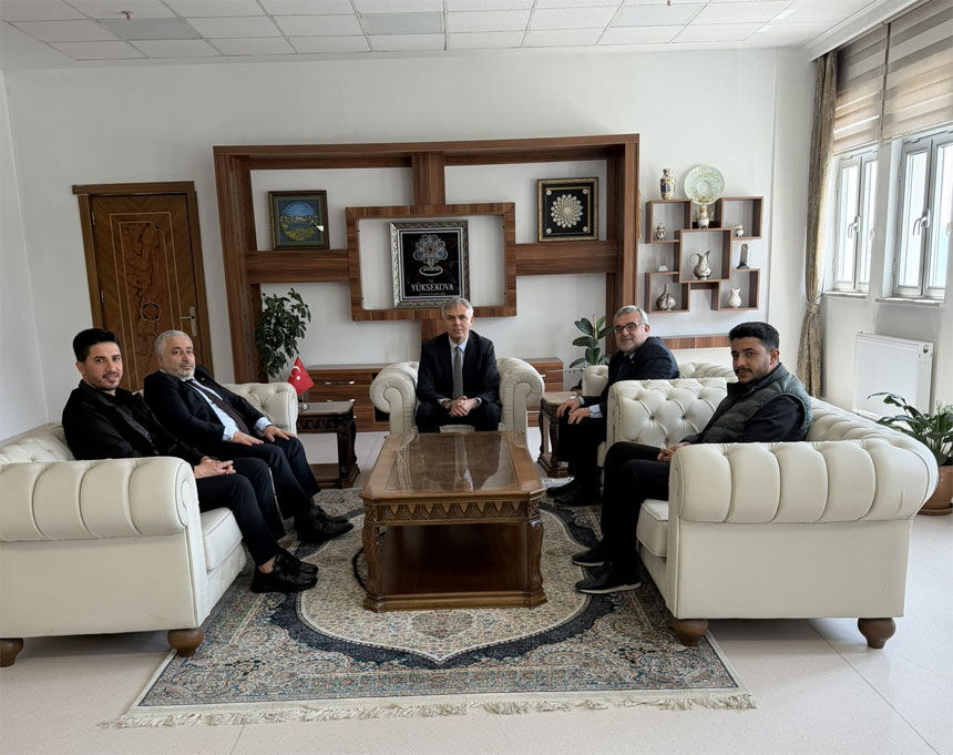 Manisalı Yazar Hakkari'deki değişimi kaleme aldı