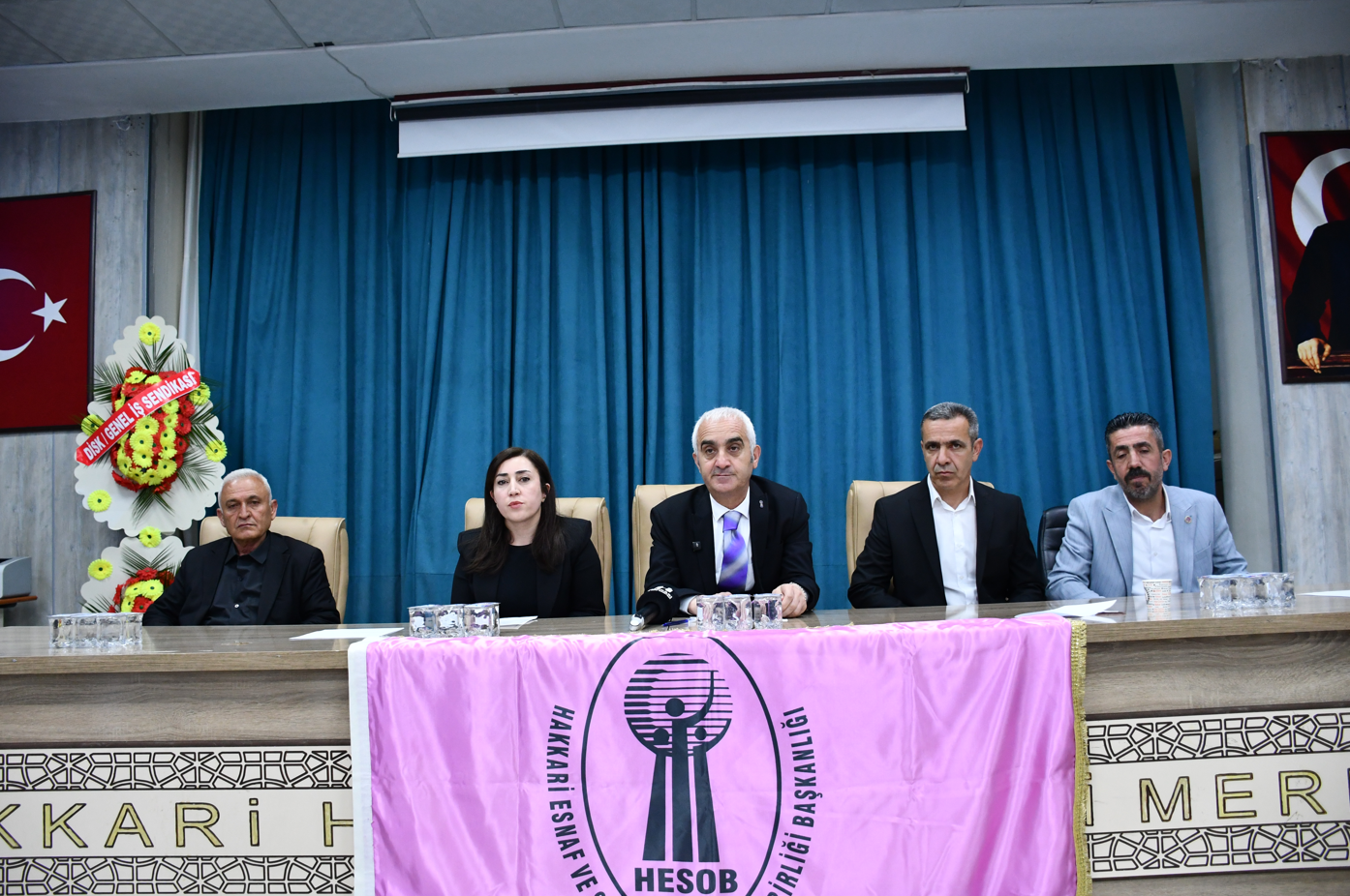 Hakkari'de esnaf ve sanatkarlar sandığa gitti