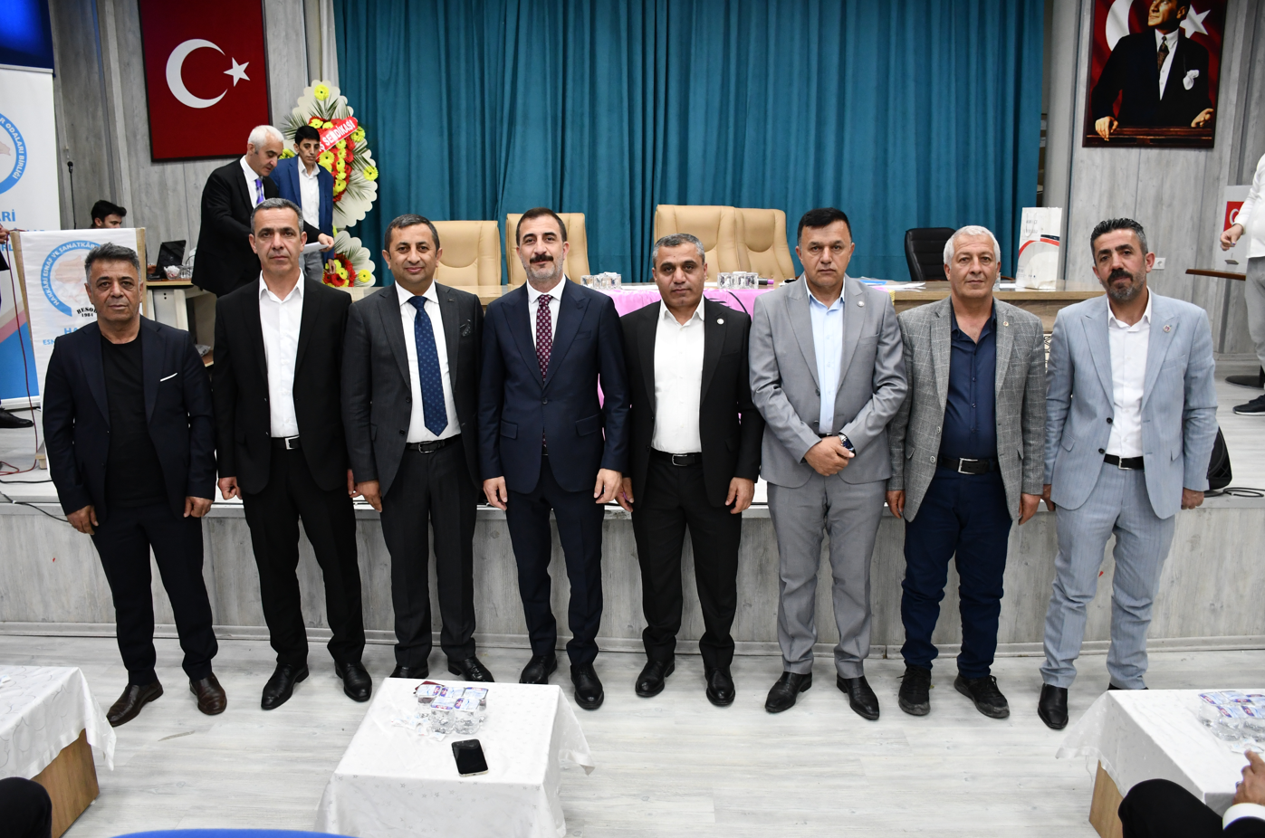 Hakkari'de esnaf ve sanatkarlar sandığa gitti