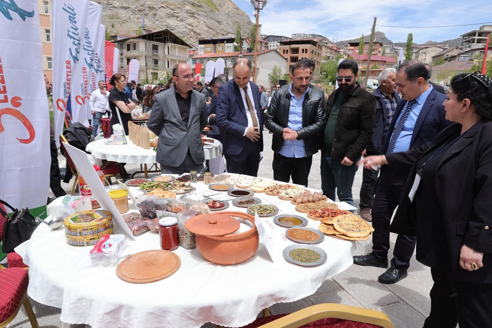 Hakkari'nin tescilli ürünleri sergilendi