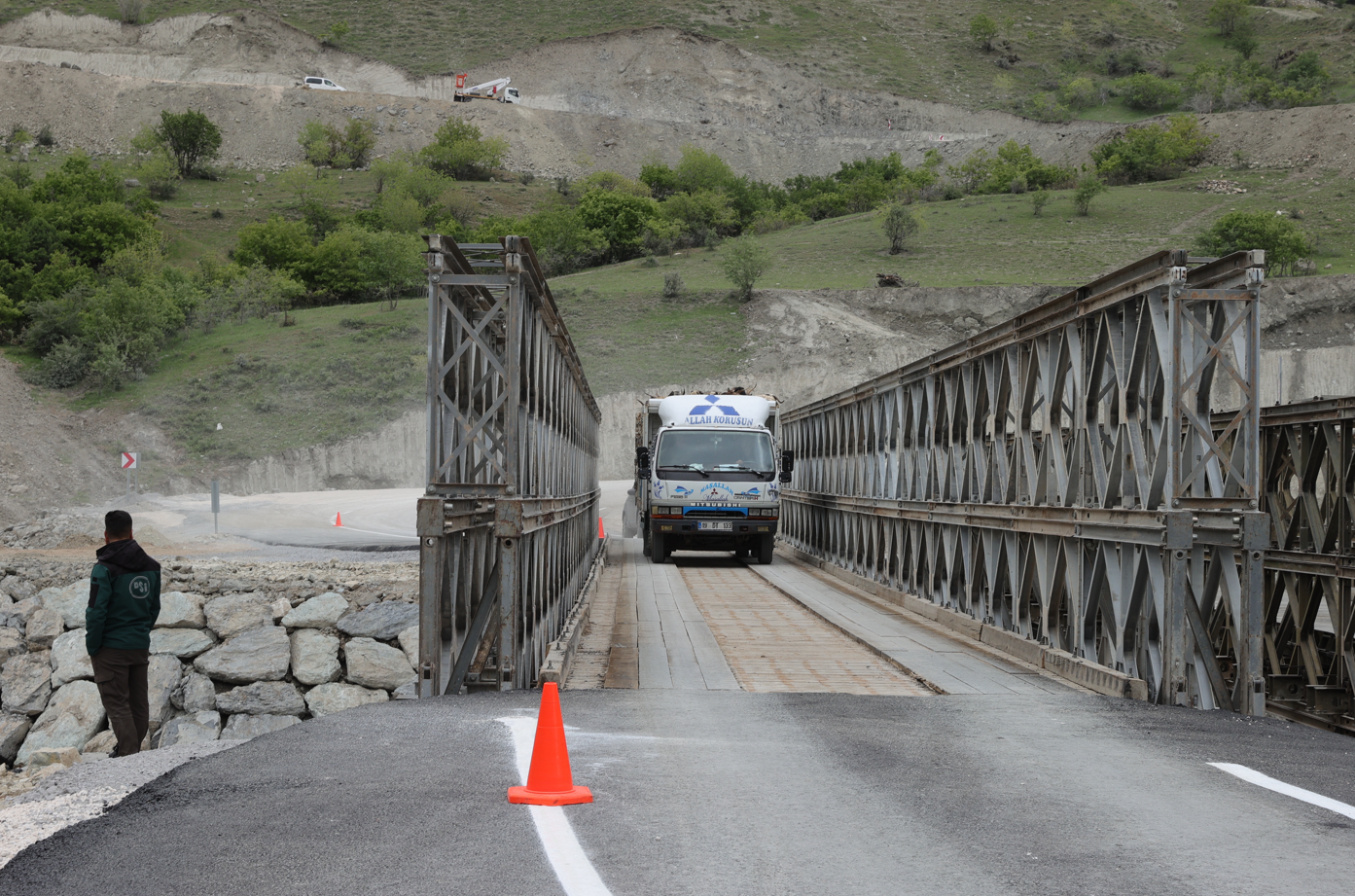 Hakkari-Van yolunda ulaşım yeniden sağlandı