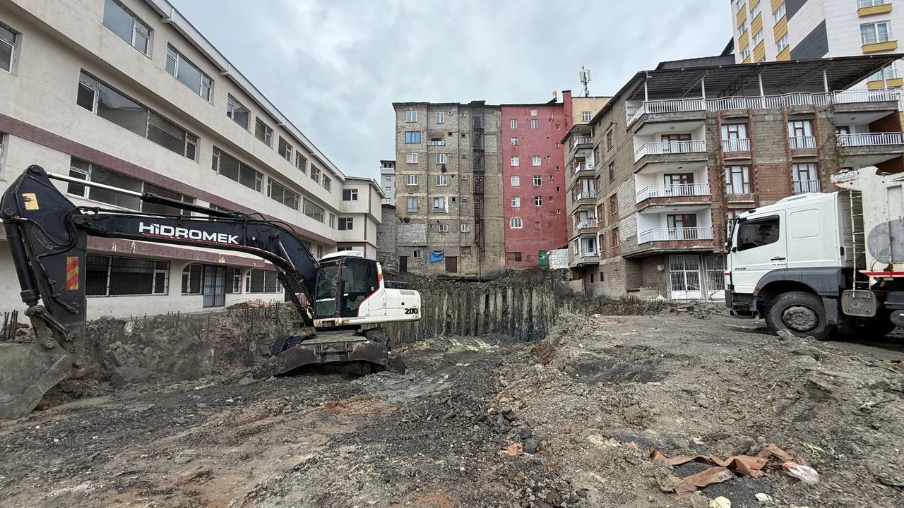 Hakkari’de çökme yaşanan binalar için kritik karar