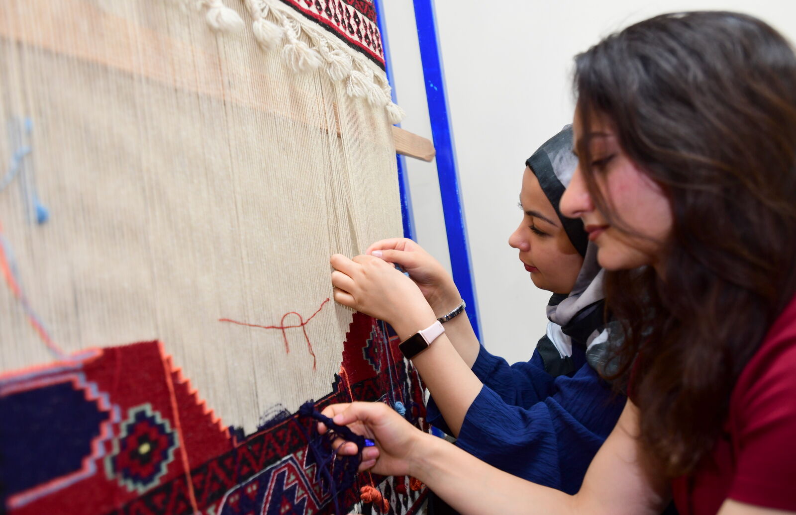 Hakkari ve Van’ın kilim motifleri geleceğe taşınıyor