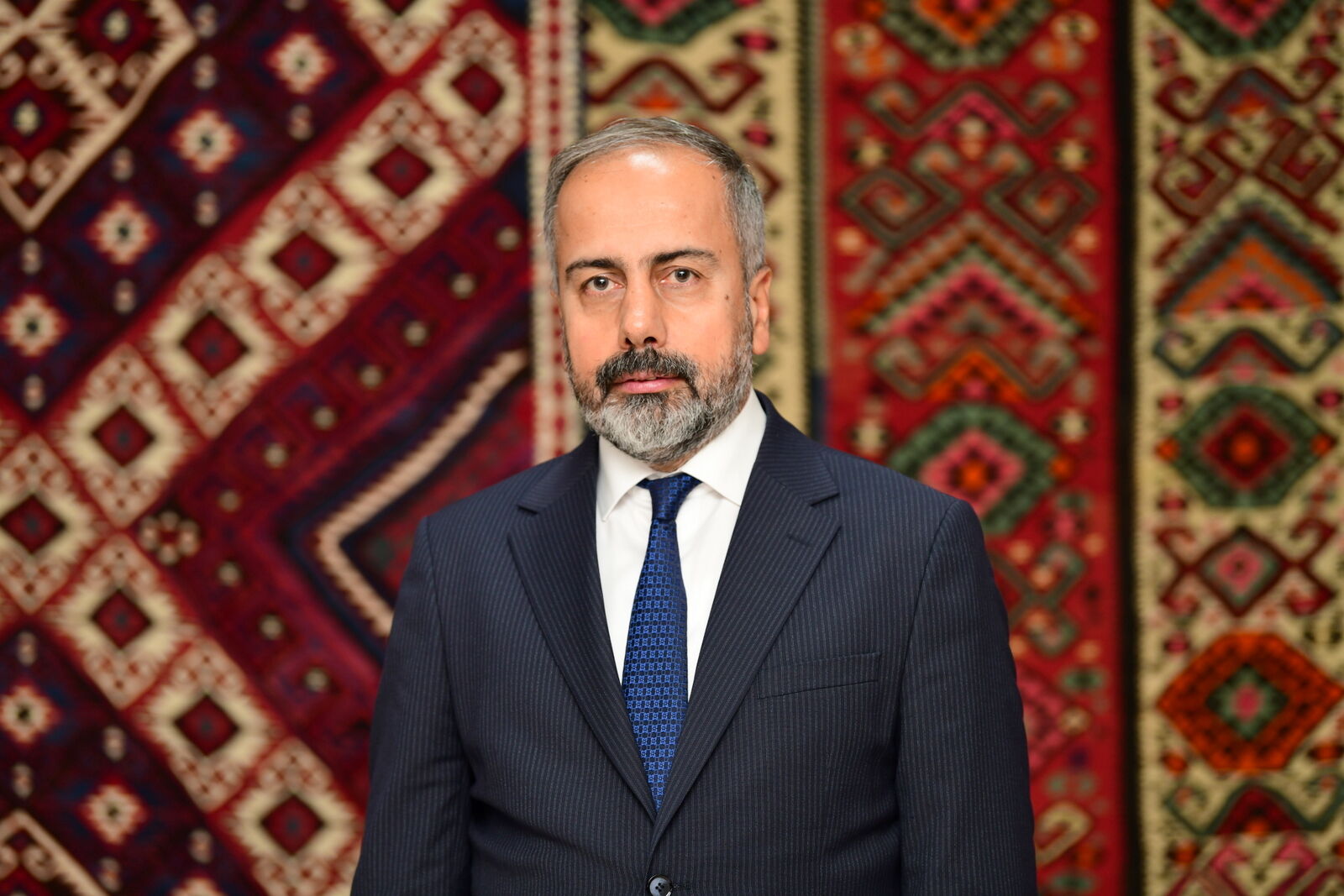 Hakkari ve Van’ın kilim motifleri geleceğe taşınıyor