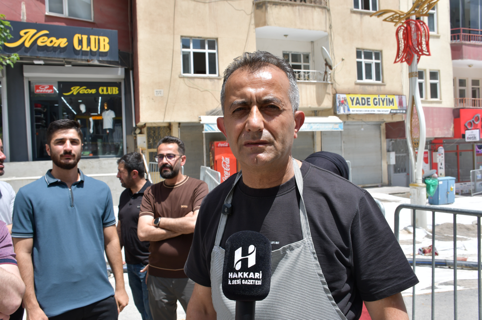 Hakkari'de Bariyerler Arasında Kalan Esnaf Çıkmazda (5)