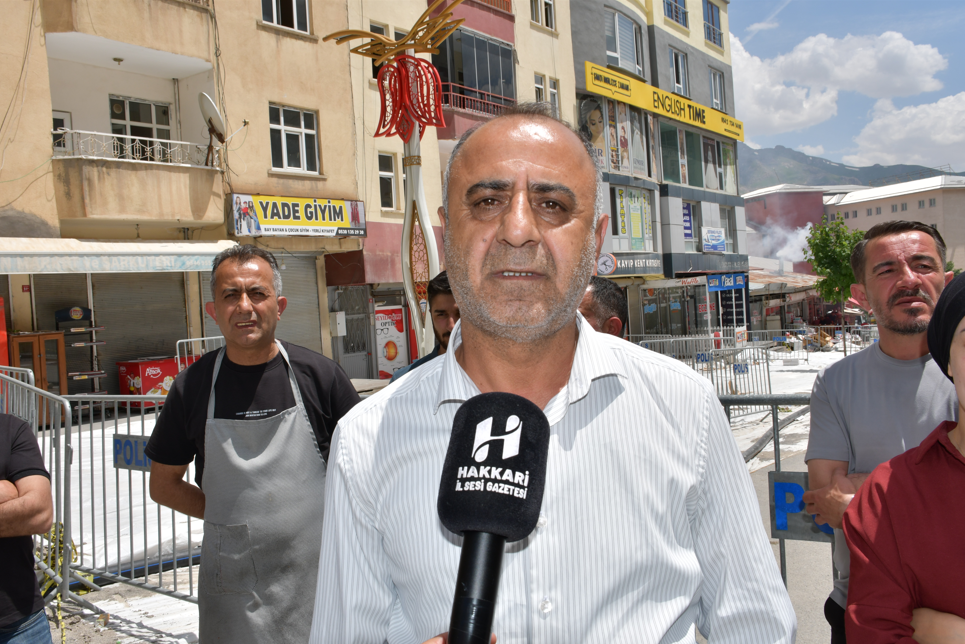 Hakkari'de Bariyerler Arasında Kalan Esnaf Çıkmazda (6)