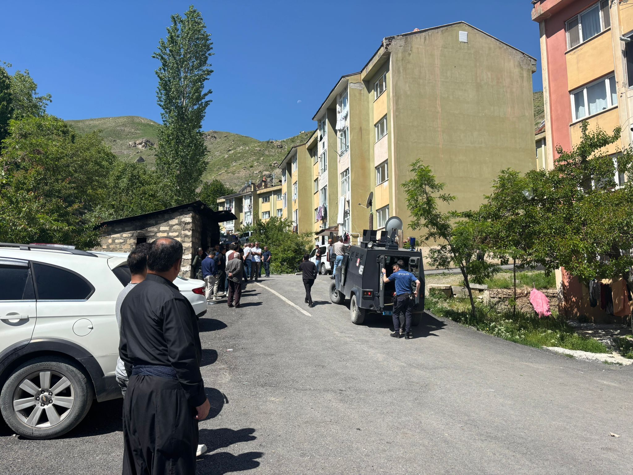 Hakkaride Bir Kadin Evinde Olu Bulundu-1